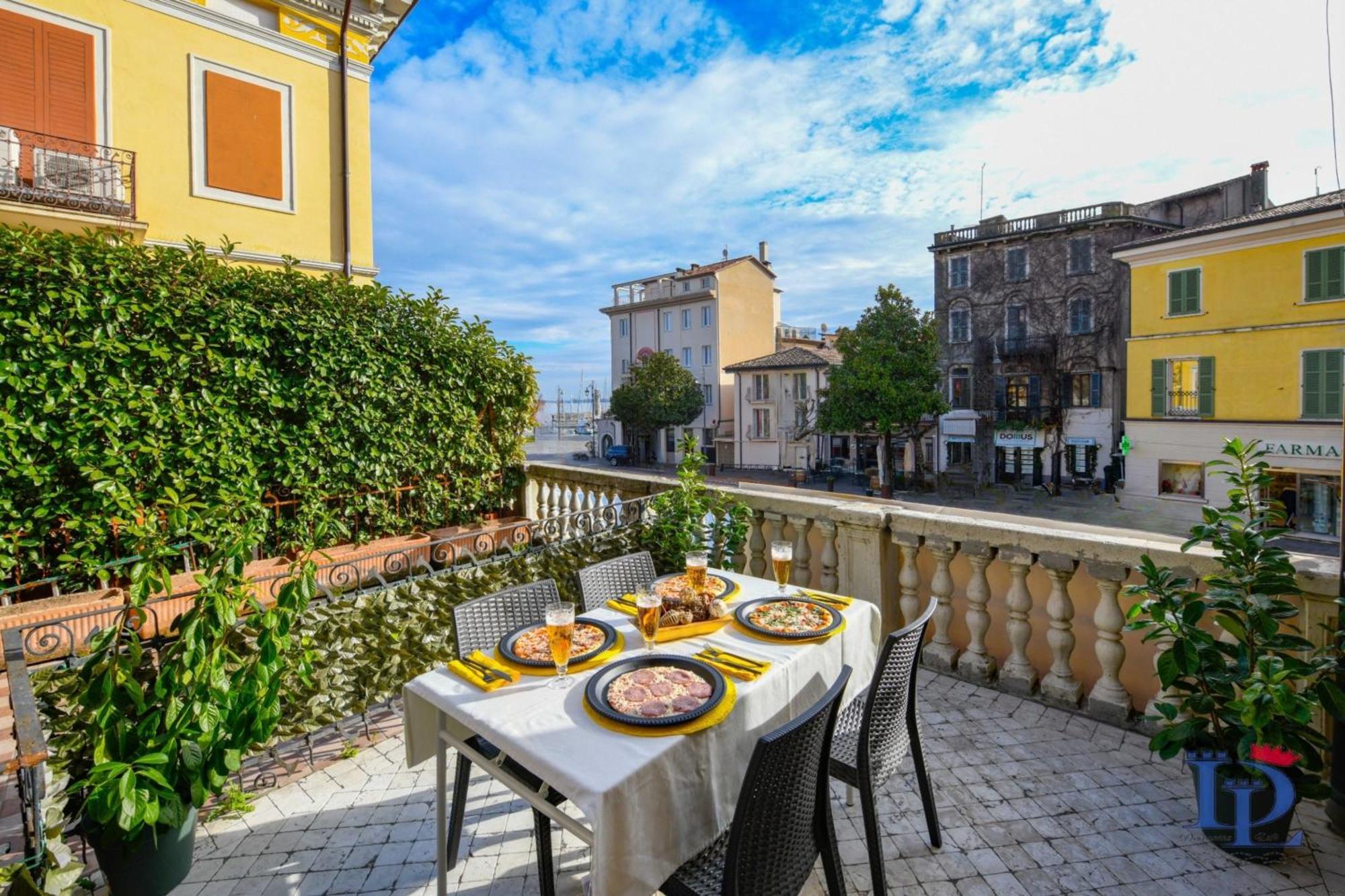 Desenzanoloft Official Partner Marriott Homes & Villas - Let It Be A Dream - Renovation 2025 Lake View Desenzano del Garda Zewnętrze zdjęcie